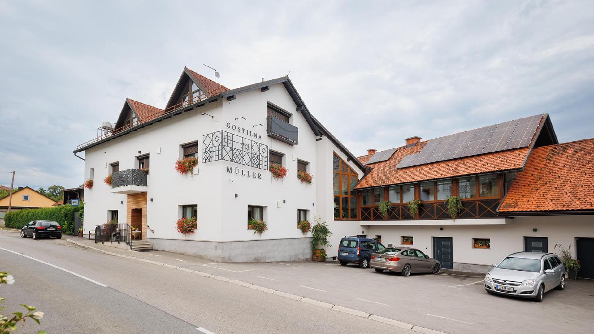 Gostilna Mueller Hotell Črnomelj Eksteriør bilde